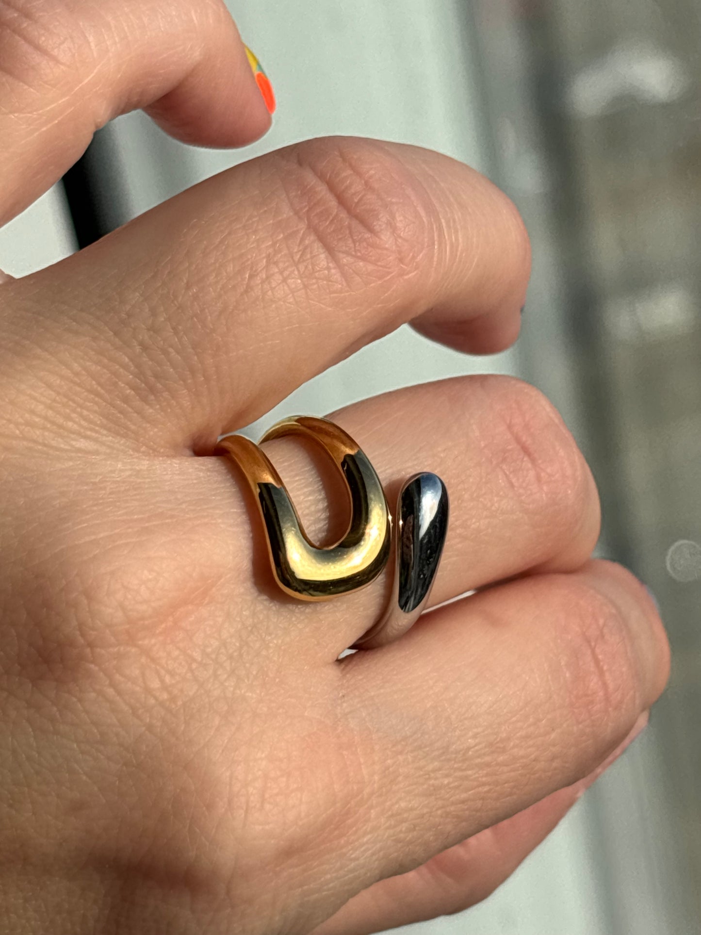 Vivian Ring