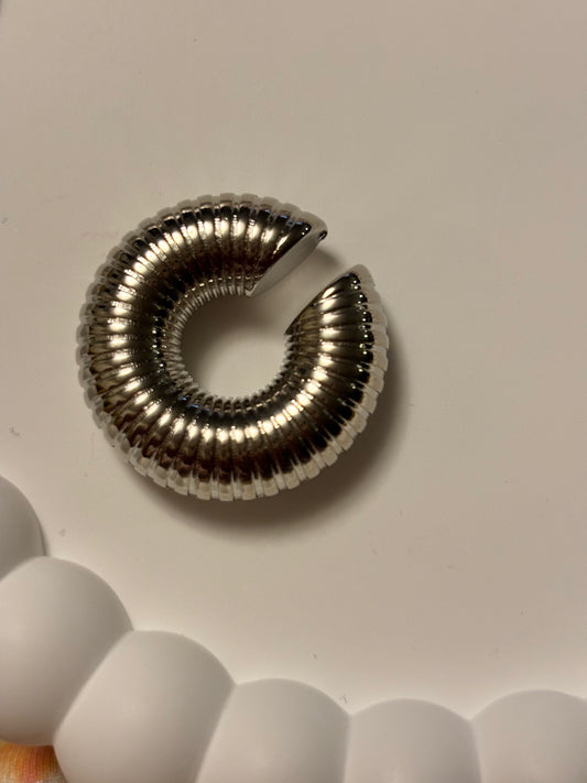 Snail Earcuff