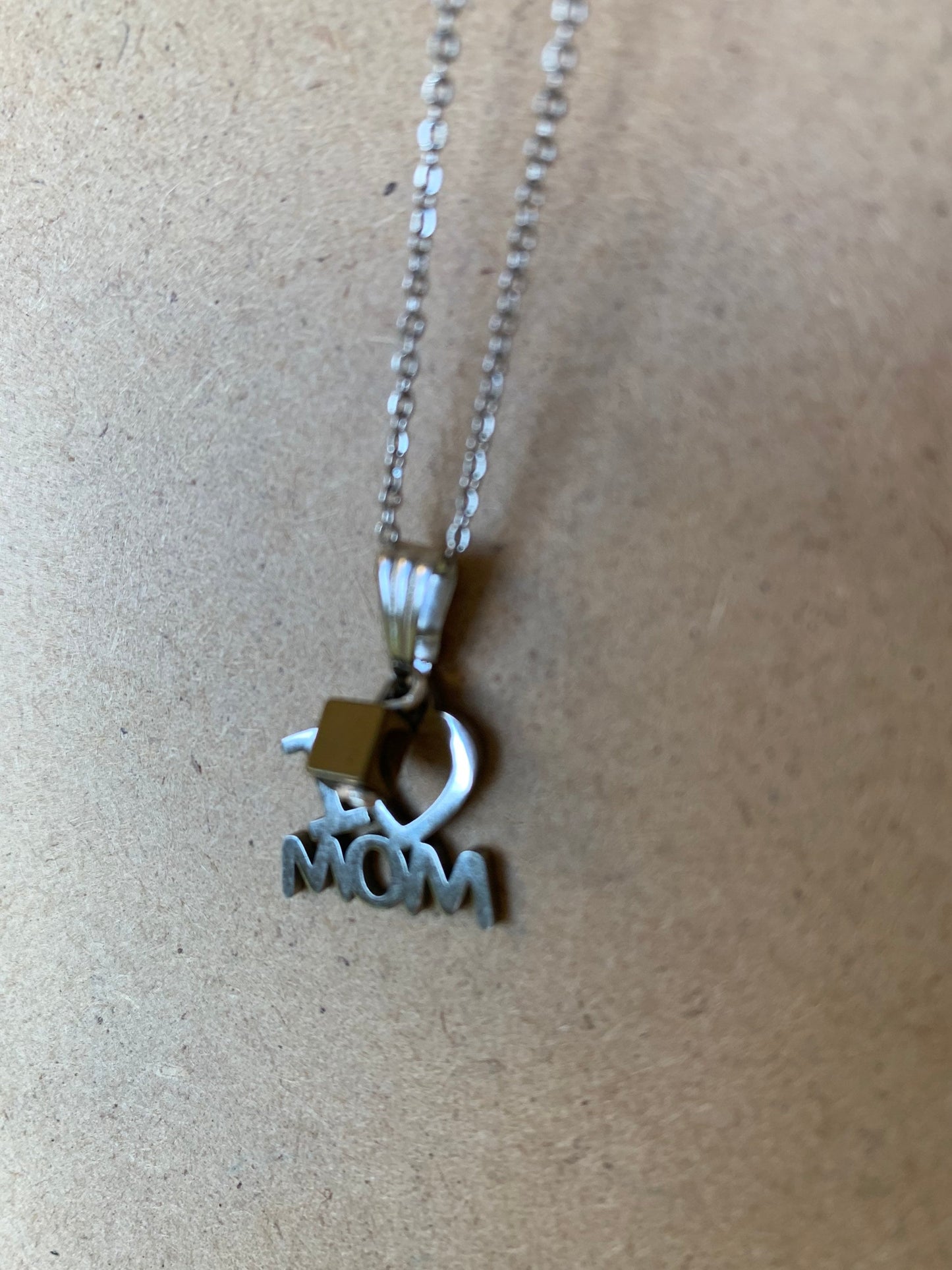 I love Mom Necklace